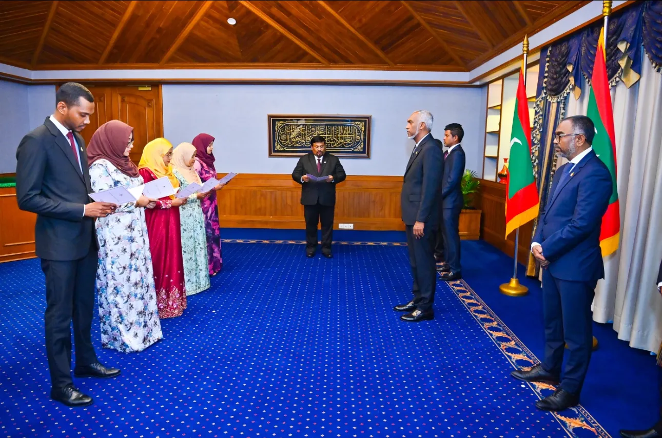ވަޒީފާއާ ބެހޭ ޓްރައިބިޔުނަލް އަށް މެންބަރުން އައްޔަނު ކުރުން- ފޮޓޯ/ ރައީސް އޮފީސް