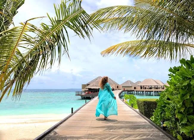 ރާއްޖޭގެ ރިސޯޓެއްގައި ޓޫރިސްޓަކު --