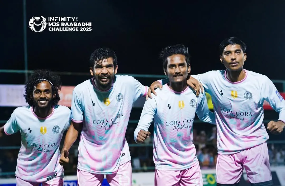 ޗެންޕިއަން ކޯރާ ކޯރާ އިން މުބާރާތް ފެށީ އިތުބާރާއެކު