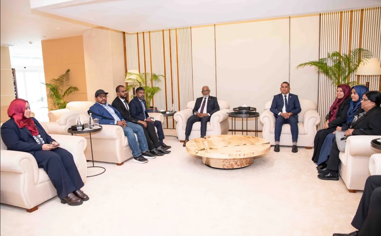 ތުރުކީއަށް ވަޑައިގެންނެވި މަޖިލީހުގެ ވަފުދު އެއަރޕޯޓުގައި /ފޮޓޯ: މަޖިލިސް އިދާރާ