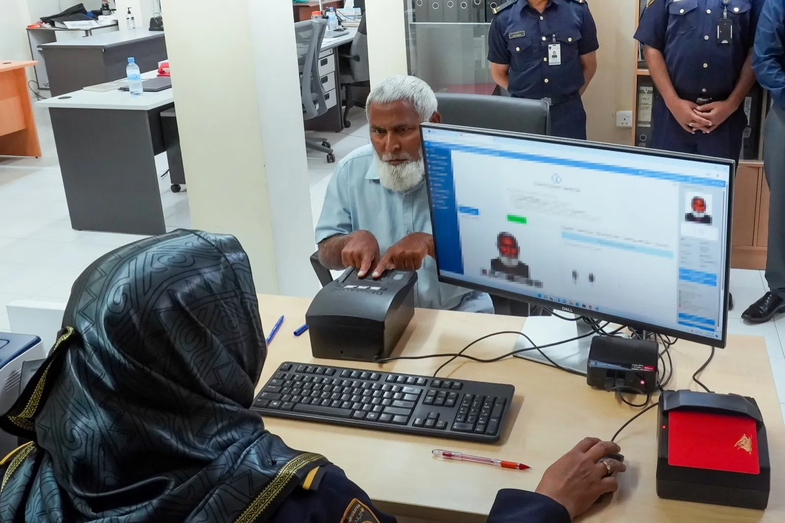 ފާދިއްފޮޅު ނައިފަރުގައި ޕާސްޕޯޓްގެ ހިދުމަތް ފެށުން