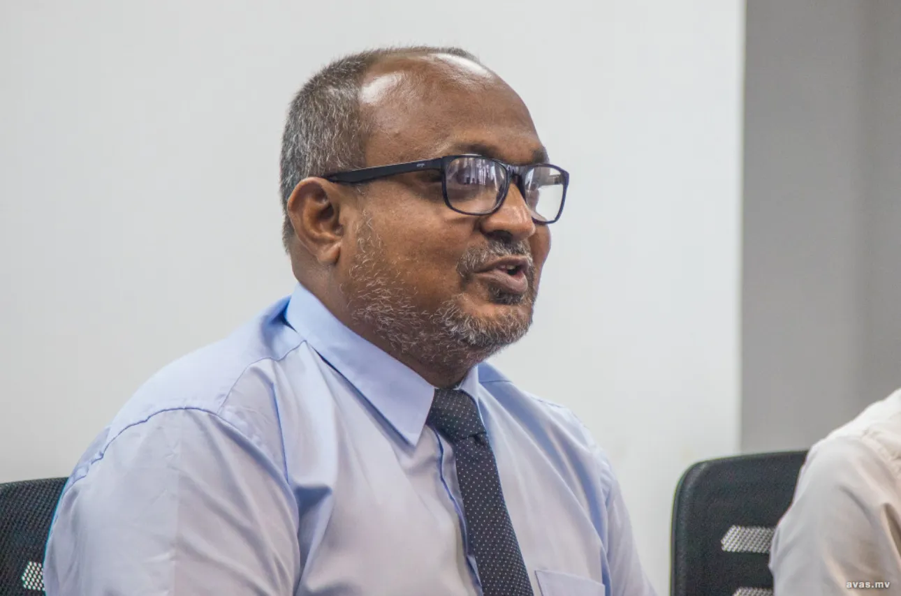 އެންޑީއޭގެ ސީއީއޯގެ މަގާމާ ހަވާލުވެވަޑައިގެން ހުންނެވި، އިމާދު -- ފޮޓޯ/ އަވަސް