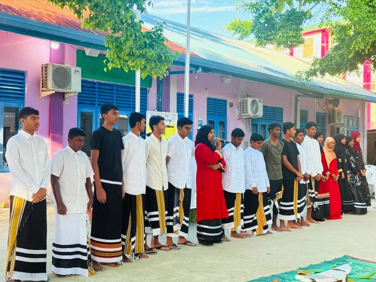 ހިރިލަންދޫ ސްކޫލުގެ އަލިމަސް ޔޫބީލް ފާހަގަކުރުމަށް ޚާއްޞަ ހަރަކާތްތަކެއް