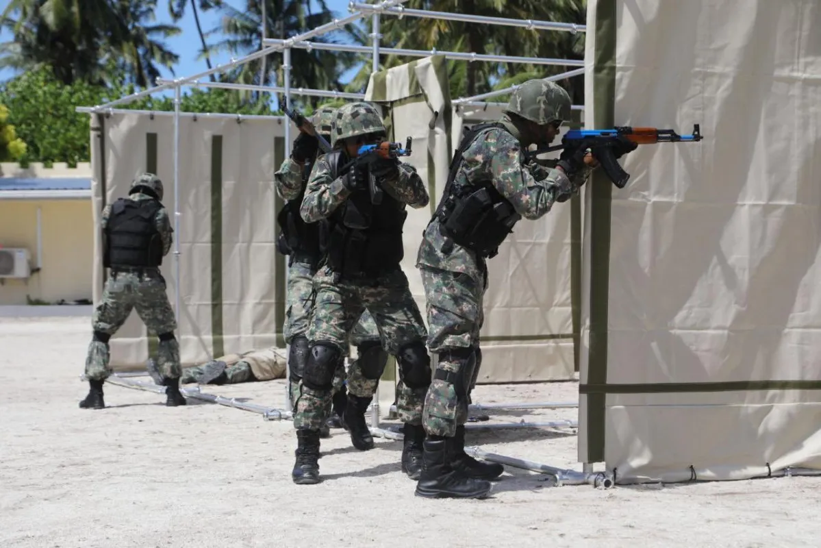 ސިފައިންގެ ތަމްރީނު ކުރިއަށް ދަނީ