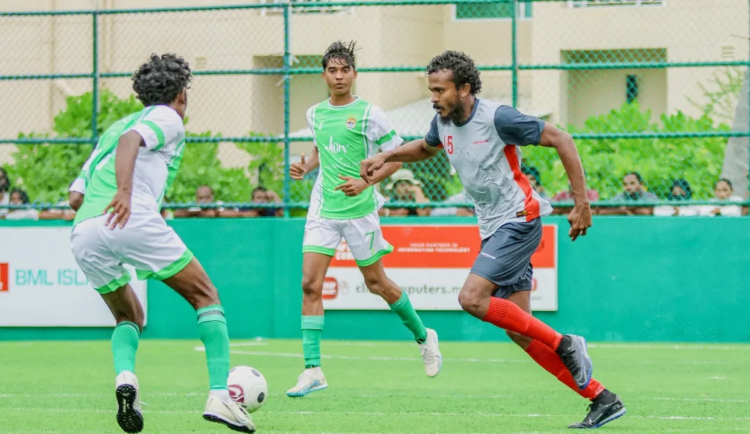 ރީތިރަށް މޮޅުވި ނަމަވެސް، ސެމީގެ ފަހުޖާގަ ކްރޮސްރޯޑްސްއަށް