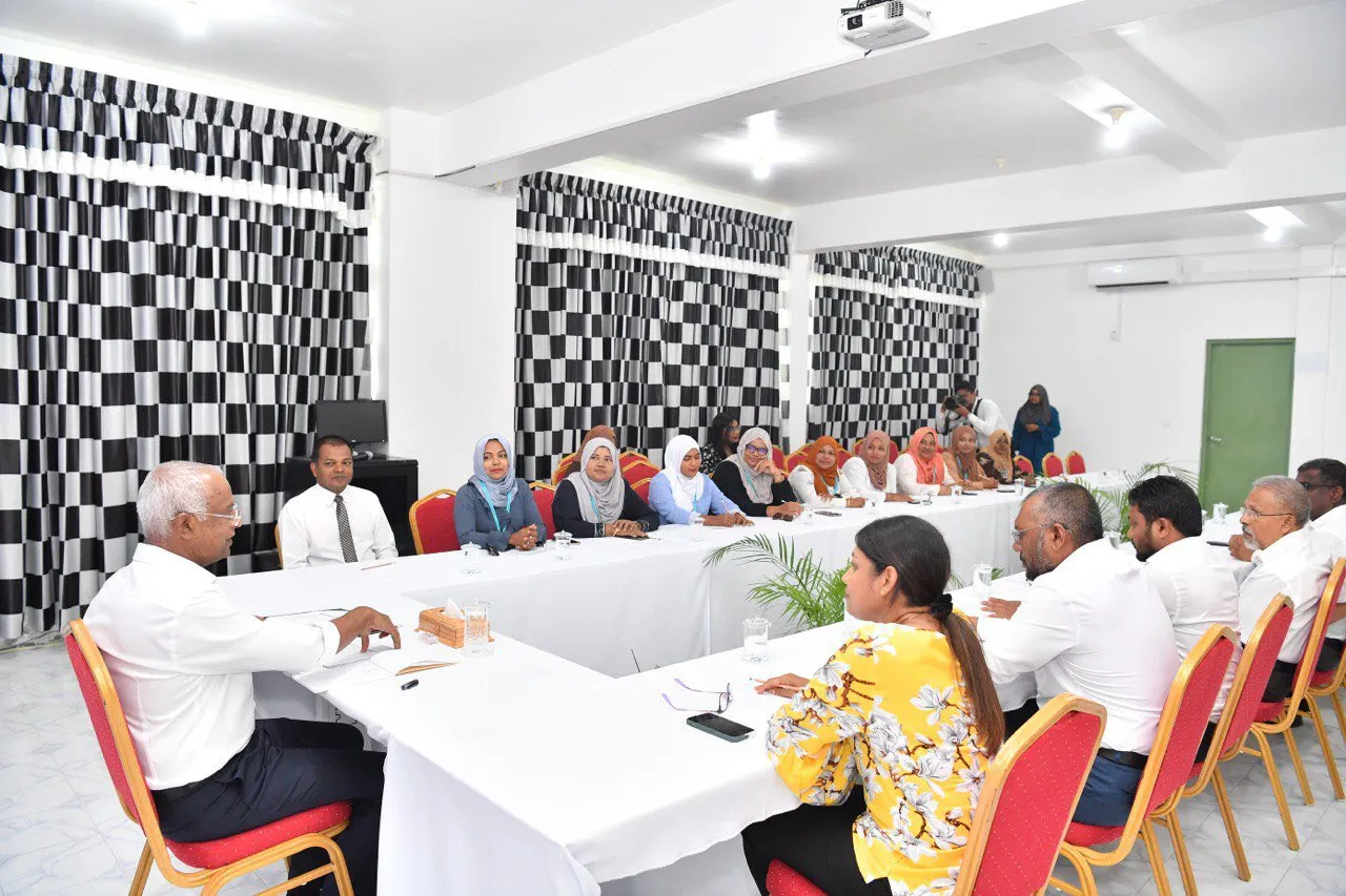 ރައީސް ޞާލިޙް އައްޑޫސިޓީ އ.ތ.މ ކޮމިޓީ އާއި ބައްދަކު ކުރައްވައިފި