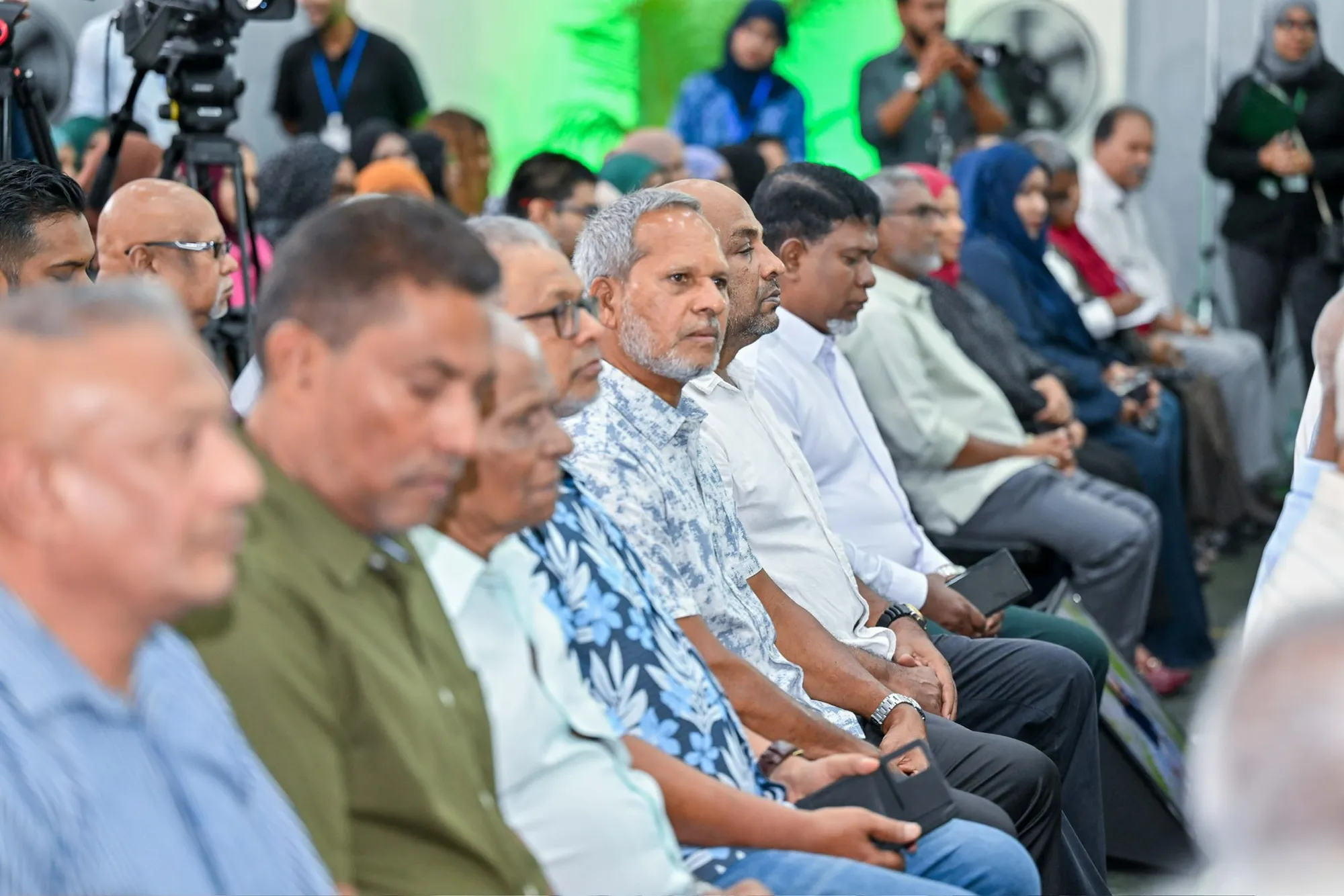 ދޮށީ އުމުރުގެ މީހުން