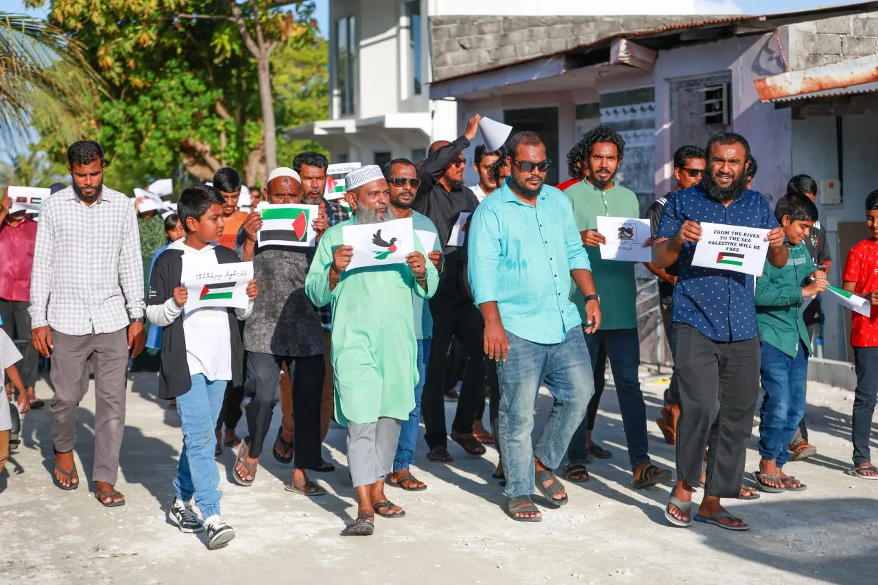 ފަލަސްތީންގެ ރައްޔިތުންގެ ދިފާއުގައި ތ. ހިރިލަންދޫގައި މިއަދު ކުރިއަށް ގެންދިޔަ ހިނގާލުން-- ފޮޓޯ: އަހުމަދު ރަޝީދު (ދޮންކޮޅު) | ހަތާވީސް
