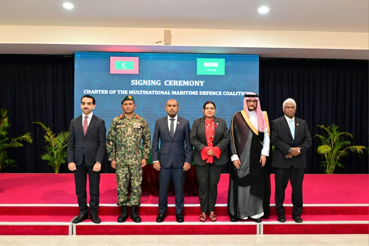 ސަޢޫދީން އިސްނަގައިގެން އުފެއްދި ކަނޑުއޮޅިތަކުގެ ދިފާޢީ ކޯލިޝަނުގައި ރާއްޖެއިން ބައިވެރިވުމުގެ ރަސްމިއްޔާތުގެ ތެރެއިން -- ފޮޓޯ: އެމްއެންޑީއެފް