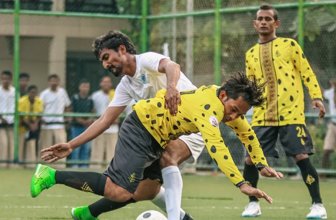 ފޯސީޒަންސް އާއި ފިނޮޅުގެ ފޯރިގަދަ ކުރިމަތިލުން އެއްވަރު