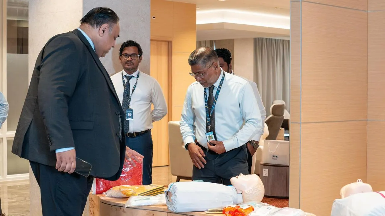 އިނގިރޭސިވިލާތުން އެމްއޭސީއެލަށް އަވަސް ފަރުވާގެ ތަމްރީން ދޭނެ ތަކެތި ހަދިޔާކޮށްފި