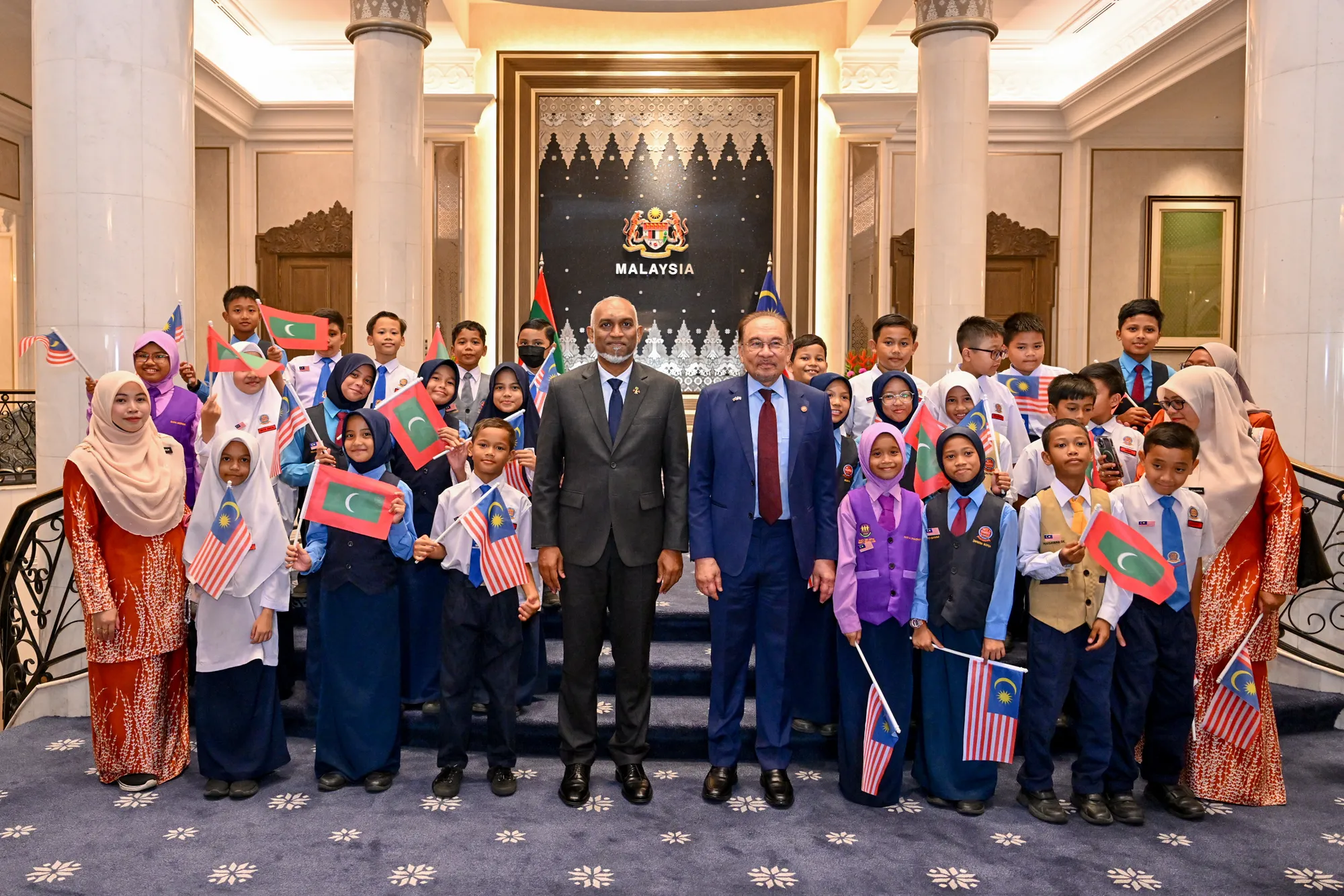 ރައީސް މެލޭޝިއާއަށް ކުރެއްވި ދަތުރުފުޅުގެ ތެރެއިން -- ފޮޓޯ: ރައީސް އޮފީސް