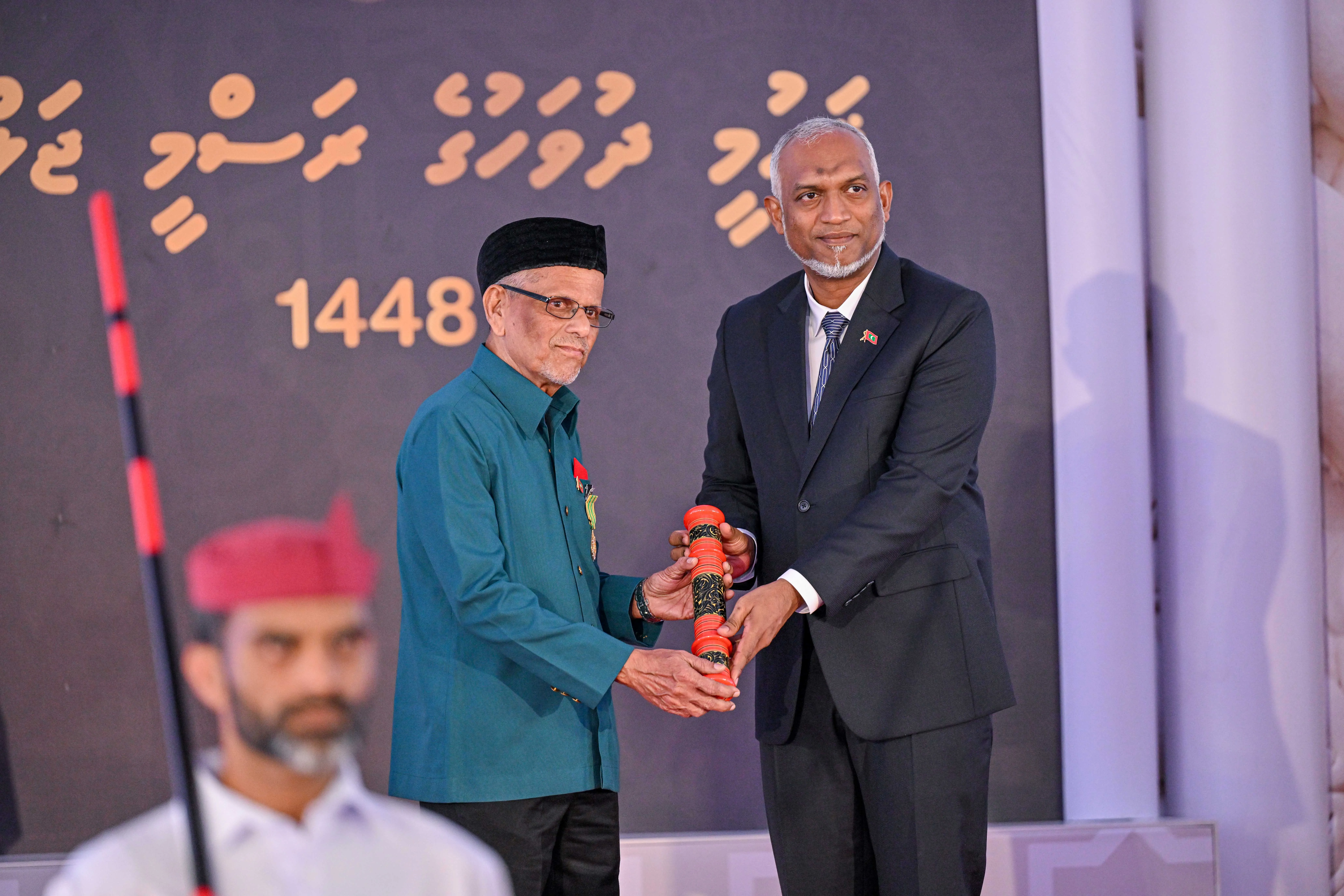 ނިޝާން ދިޔަމިގިލީ ޝަރަފުގެ ޢިއްޒަތް، ކަށިމާ ޝާކިރަށް