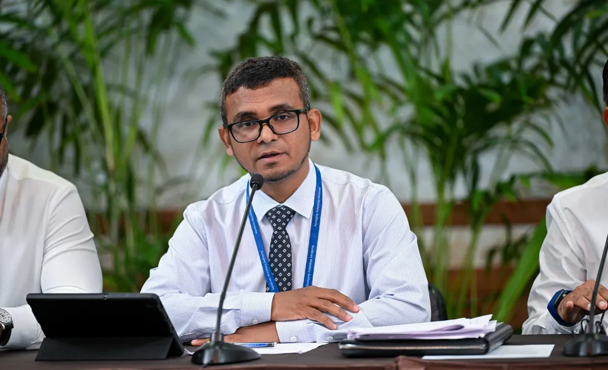 ބޭންކުތަކަށް ޑޮލަރު މާރުކުރަންޖެހޭ މިންވަރު 40 އިންސައްތައަށް ބޮޑުކުރަން ހުށަހަޅަނީ