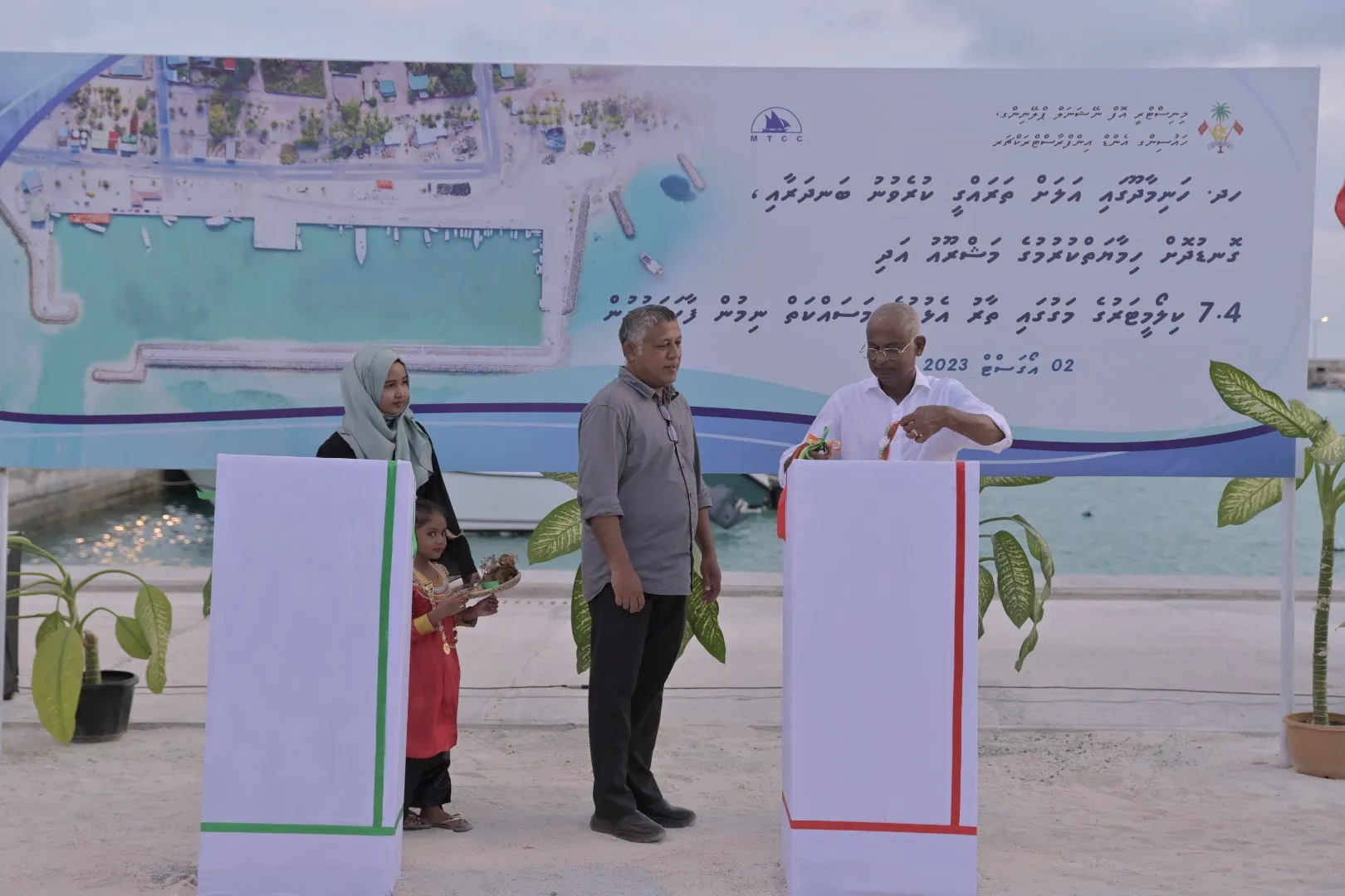 ހަނިމާދޫގެ ތަރައްޤީގެ ގިނަ މަޝްރޫއުތަކެއްގެ ނިމުން، ރައީސް ޞާލިހް ފާހަގަކޮށްދެއްވައިފި!