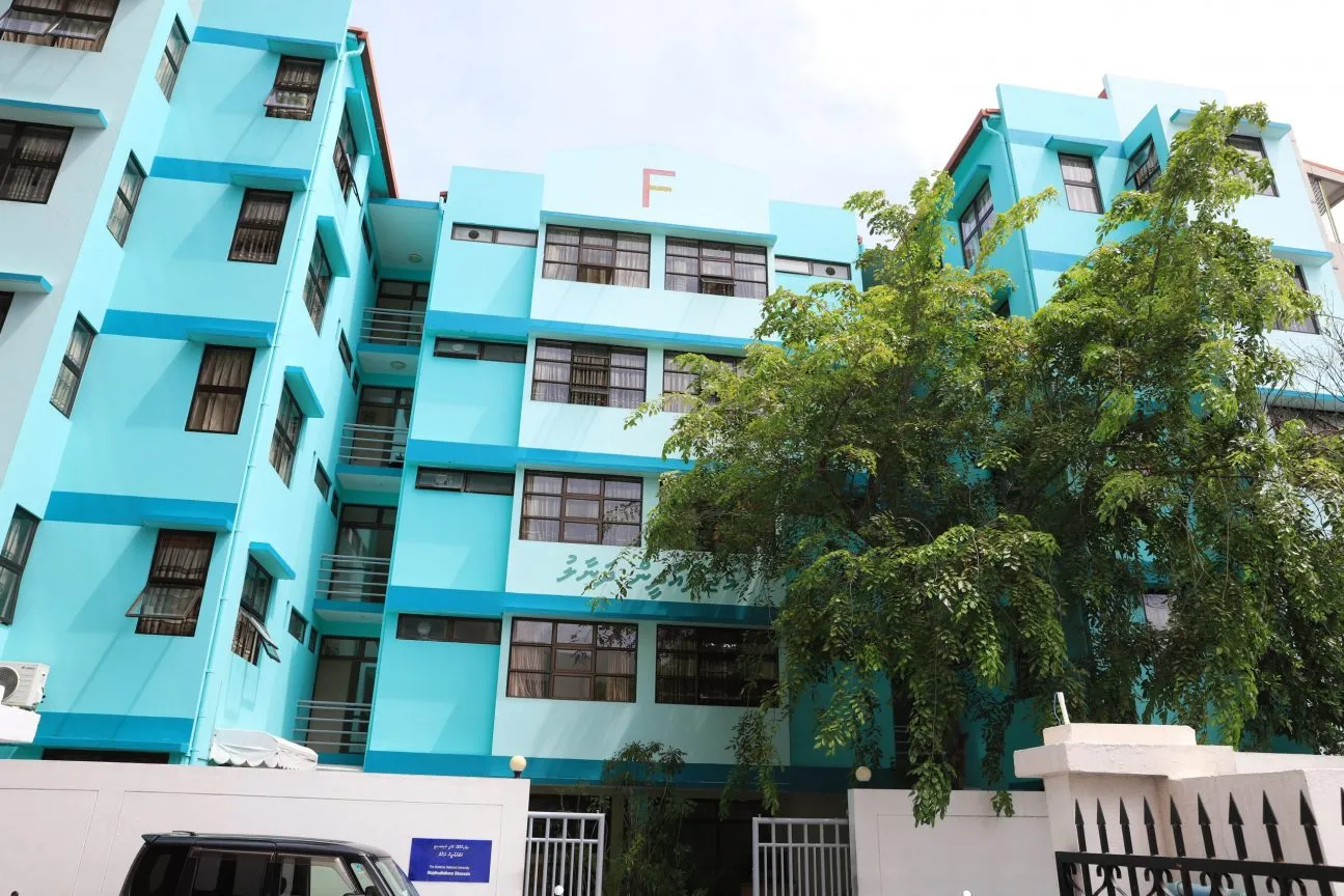 ނިޔާވެފައި އޮއްވާ ފެނުނު ޒުވާނާ