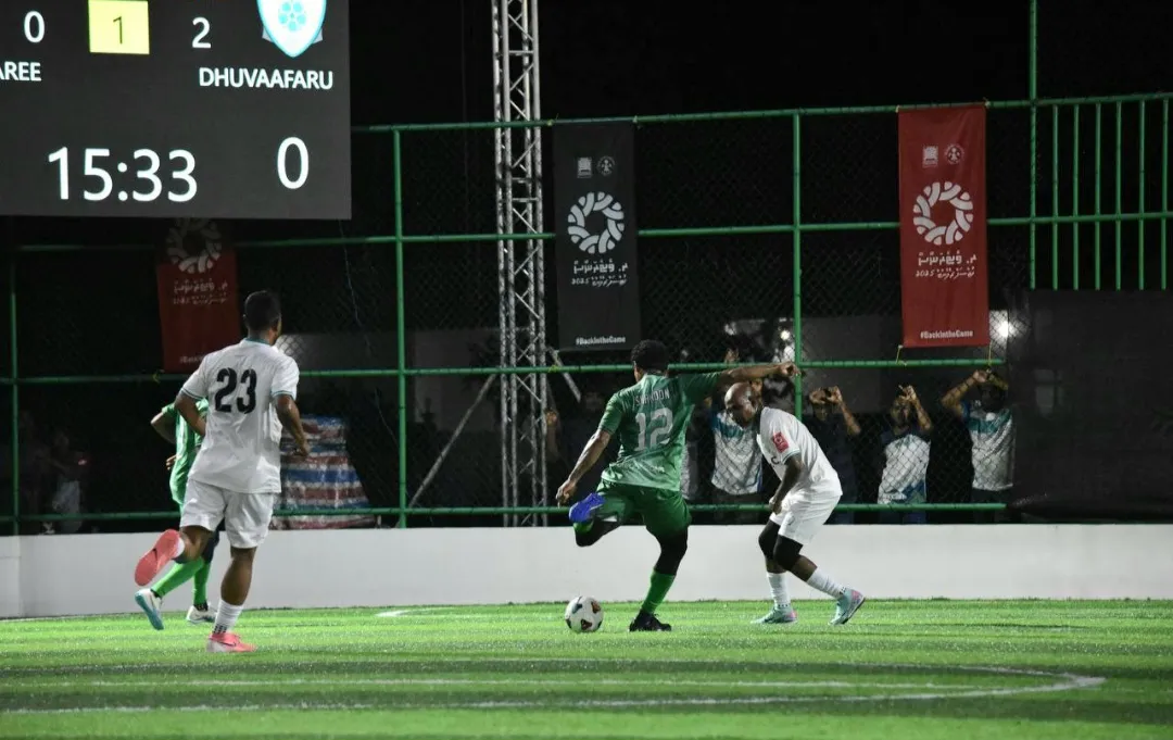 ތަފާތުބޮޑު ނަތީޖާއަކުން ދުވާފަރު ބަލިކޮށް މަޑުއްވަރީ އިން ފެންވަރު ދައްކާލައިފި