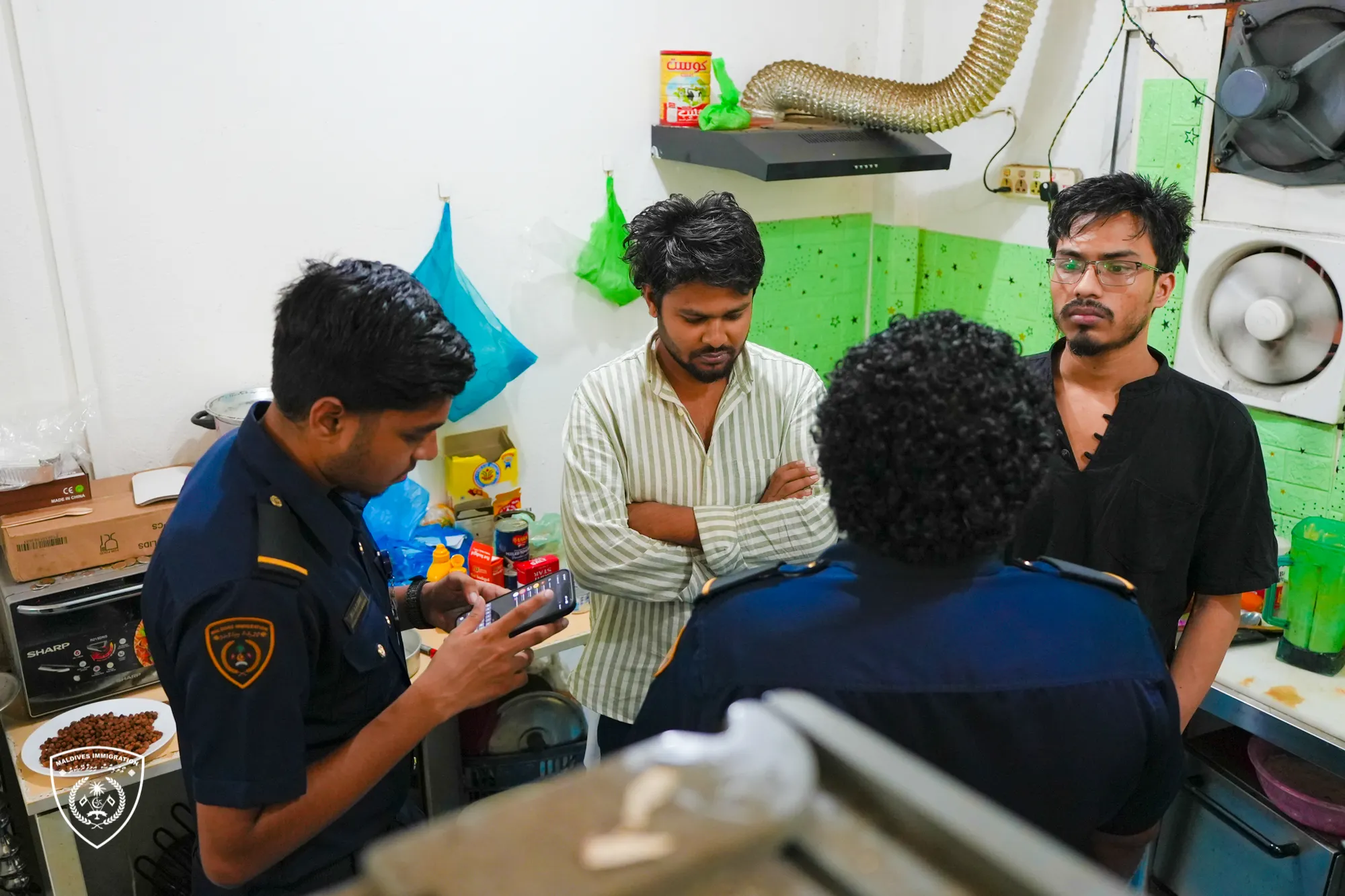 ގަވާއިދާ ހިލާފަށް އުޅެމުންދާ ބިދޭސީން އަތުލައިގަތުމަށް ހިންގި އޮޕަރޭޝަނެއްގެ ތެރެއިން...