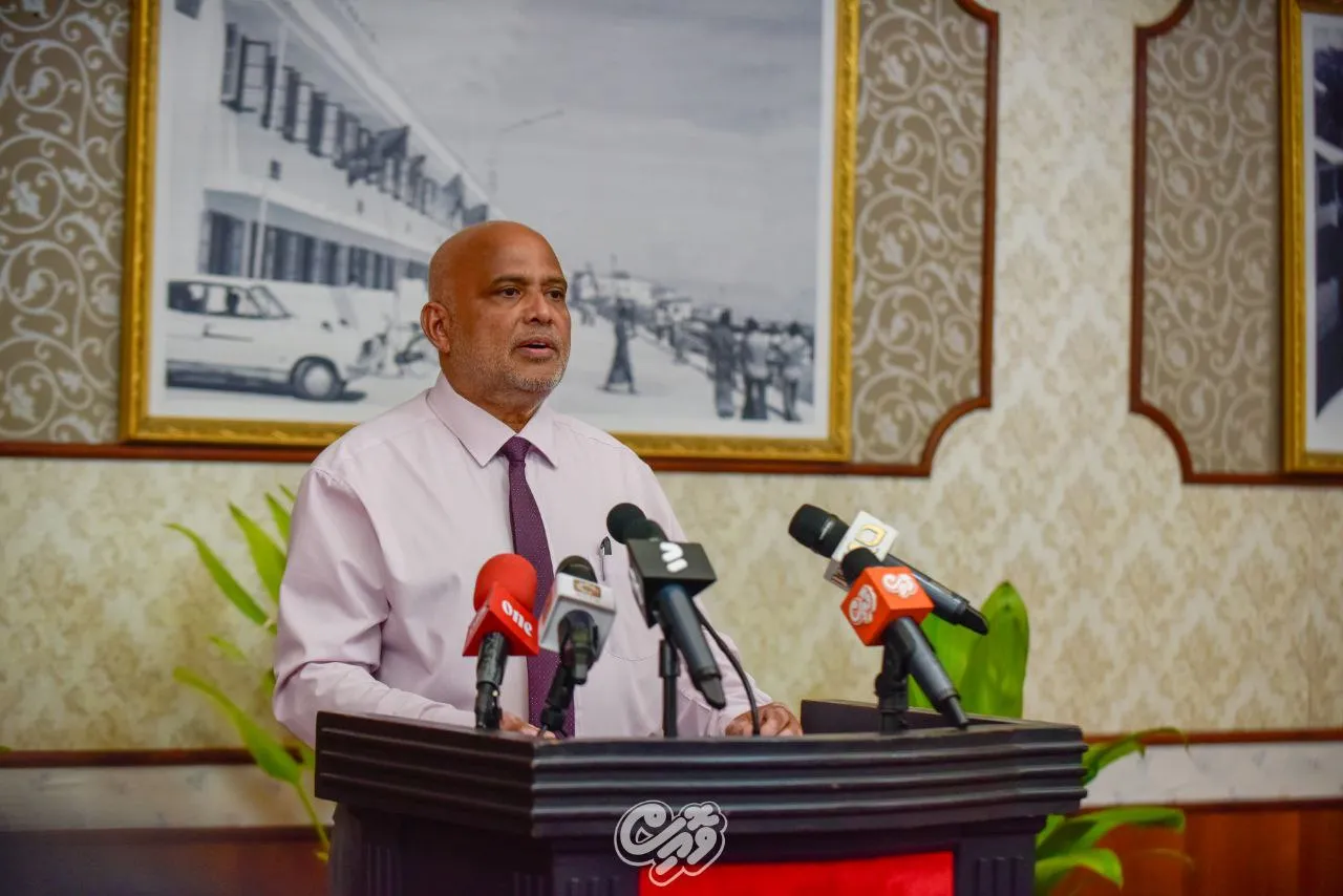 ހައުސިން މިނިސްޓަރ ޑރ. އަލީ ހައިދަރު