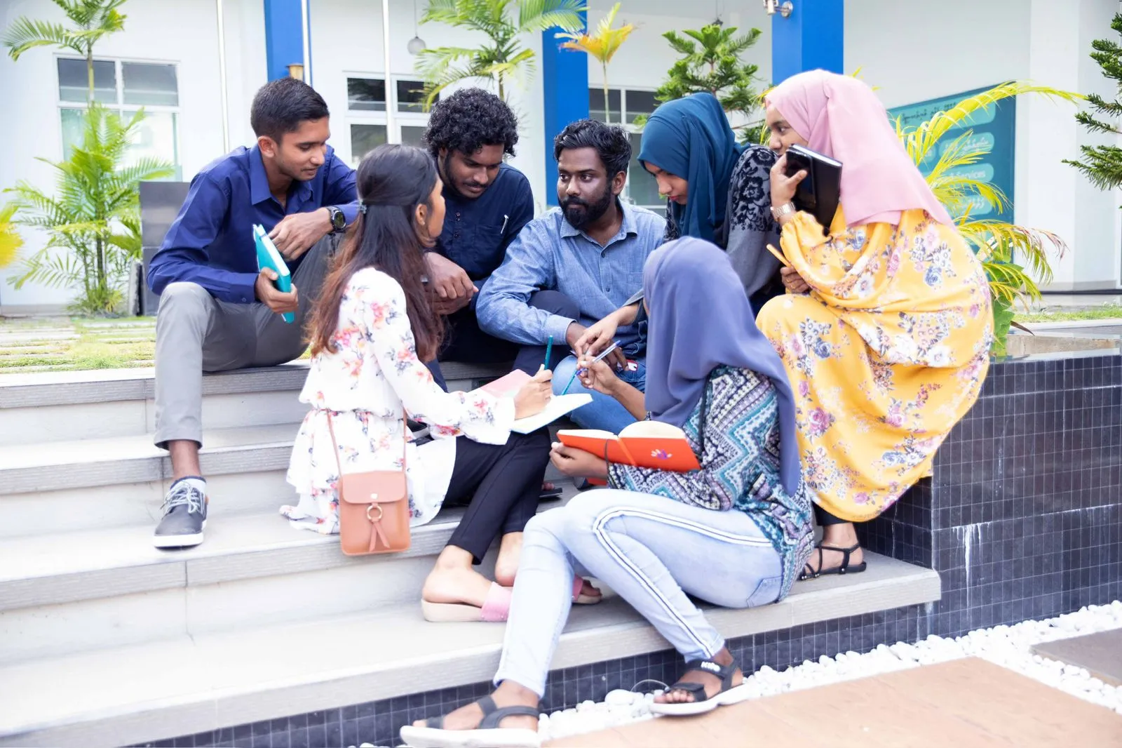 އެމްއެންޔޫގެ ދަރިވަރުންތަކެއް: ފޮޓޯ/ އެމްއެންޔޫ