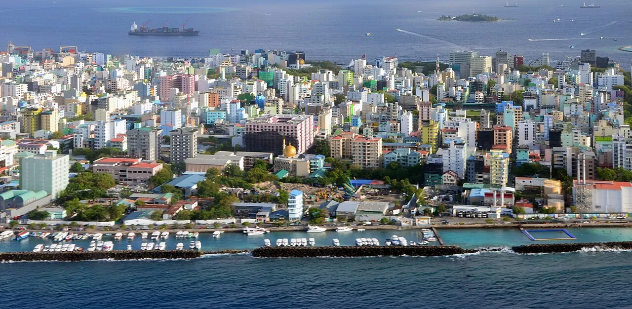 މާލޭގައި ހިންގި މާރާމާރީއެއްގައި މީހަކަށް އަނިޔާވެ ހޮސްޕިޓަލުގައި ފަރުވާދޭން ފަށައިފި