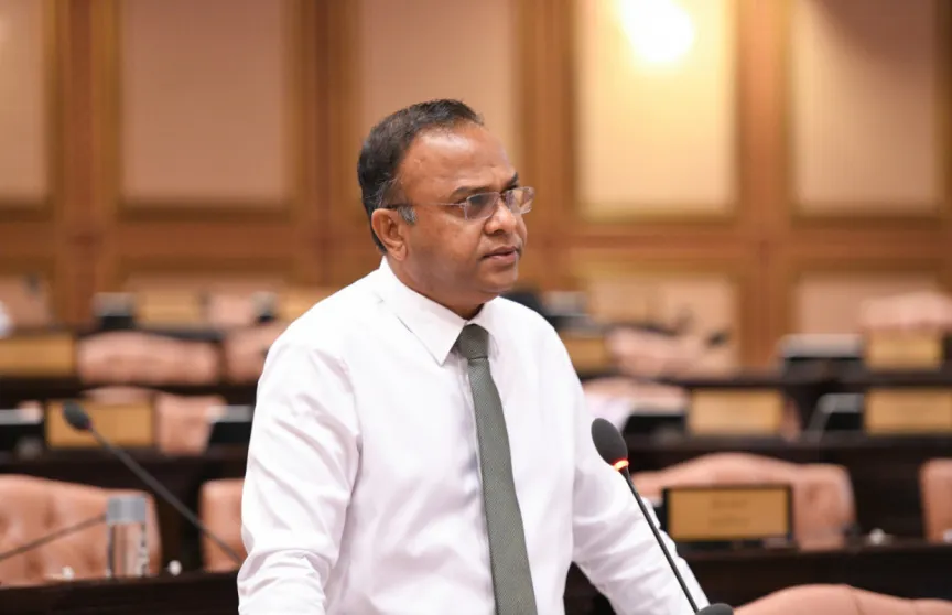 ބިދޭސީ މަސައްކަތްތެރިން ގެނައުމަކީ ޤައުމުގެ މިނިވަންކަން ގެއްލޭކަމެއް: ހުސައިން