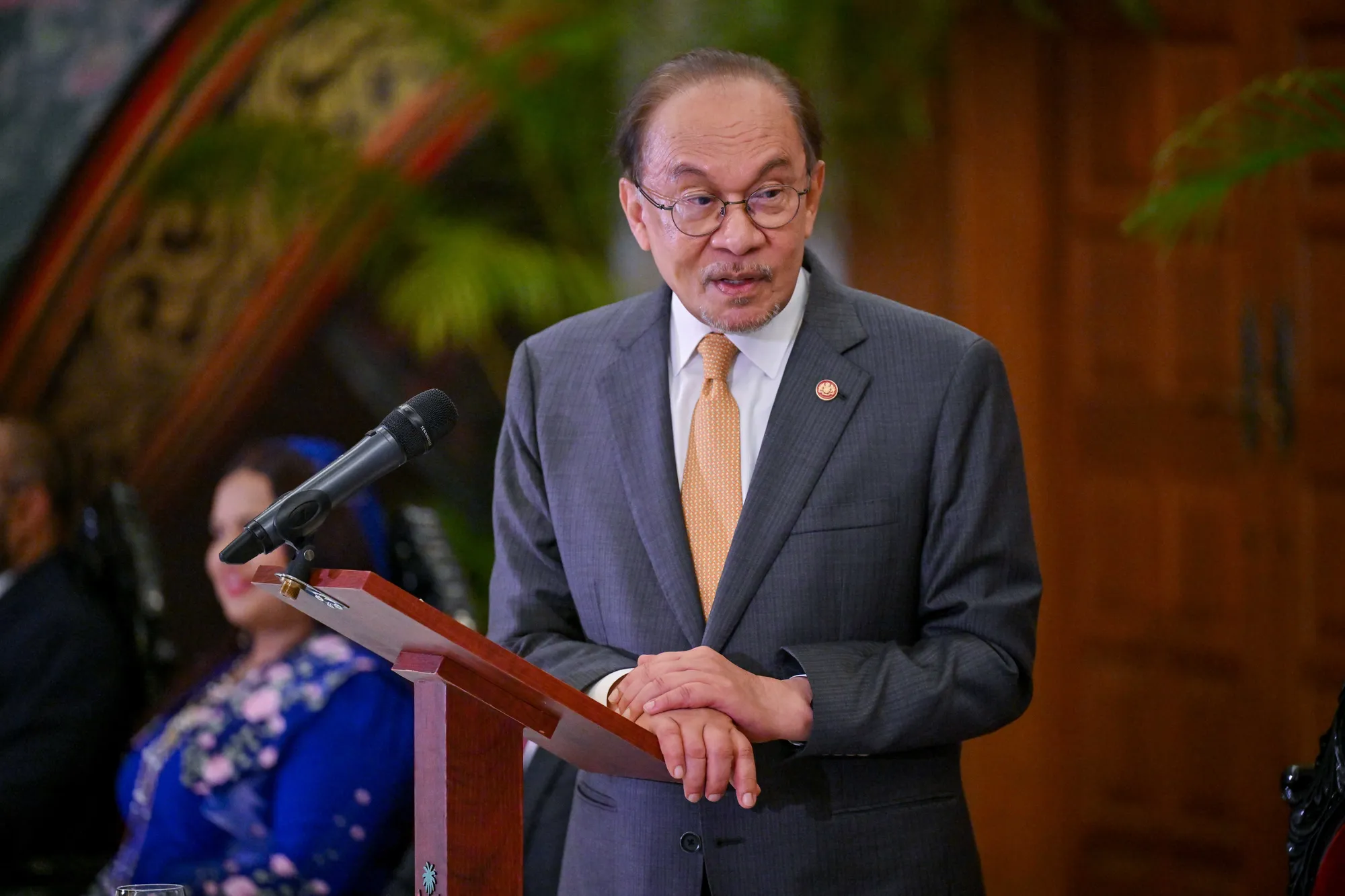 Anwar to Consult Petronas on Oil Exploration in the Maldives