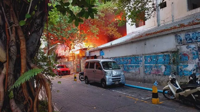 މ. ހައުސް ޕްލާޒާ އަލިފާނުގެ ހާދިސާ: ފޮޓޯ/ އެކްސިޑެންޓްސް އިން މޯލްޑިވްސް