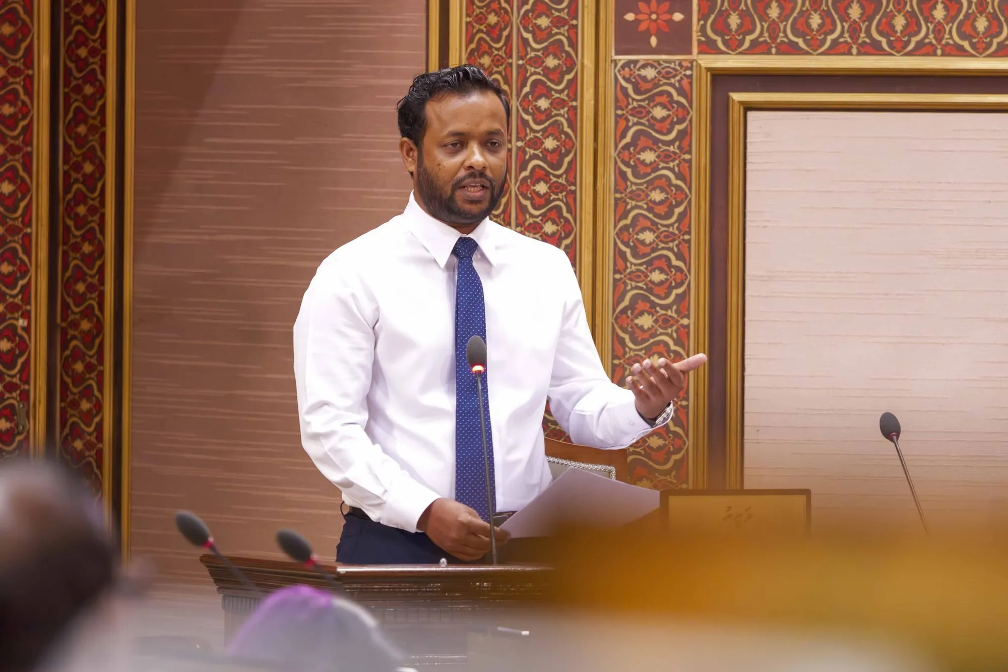 ހިޔާފުލެޓްތަކުގެ ކުލިން 2000 ރުފިޔާ ކުޑަކުރިއިރު ފަހި ފުލެޓްތަކުން ނުކުރި ސަބަބު ވަޒީރު ސާފުކޮށްދެއްވައިފި