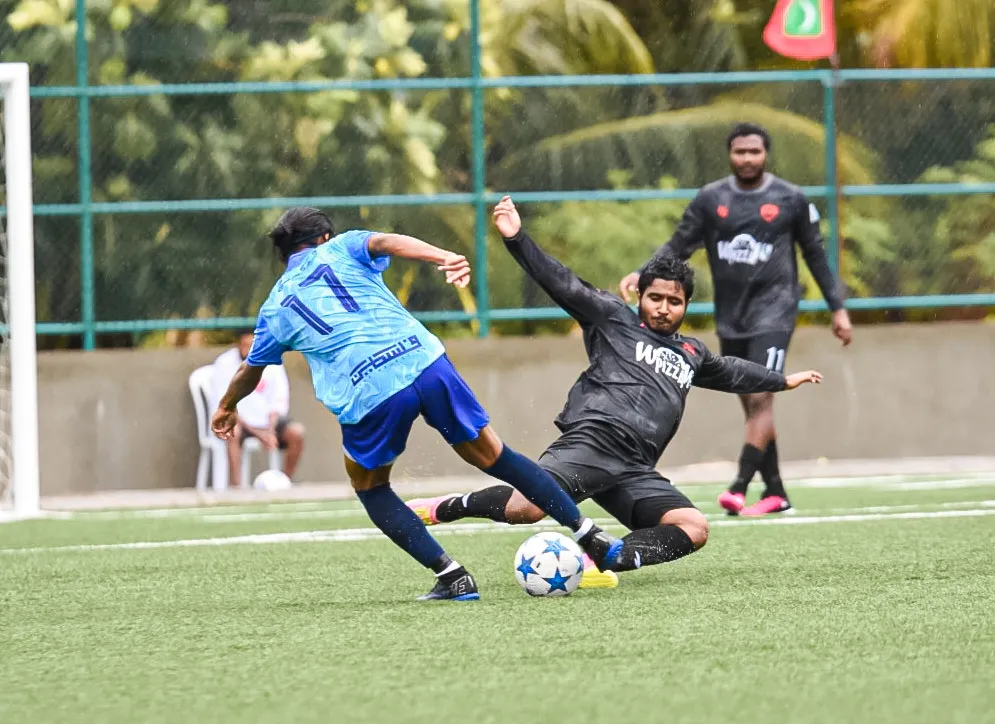 ފަހަތުން އަރައި އެންމެ ފަހުގެ ޗެންޕިއަން ބަލިކޮށް ކޮންއިން ސެމީ ފައިނަލް ޔަގީންކޮށްފި