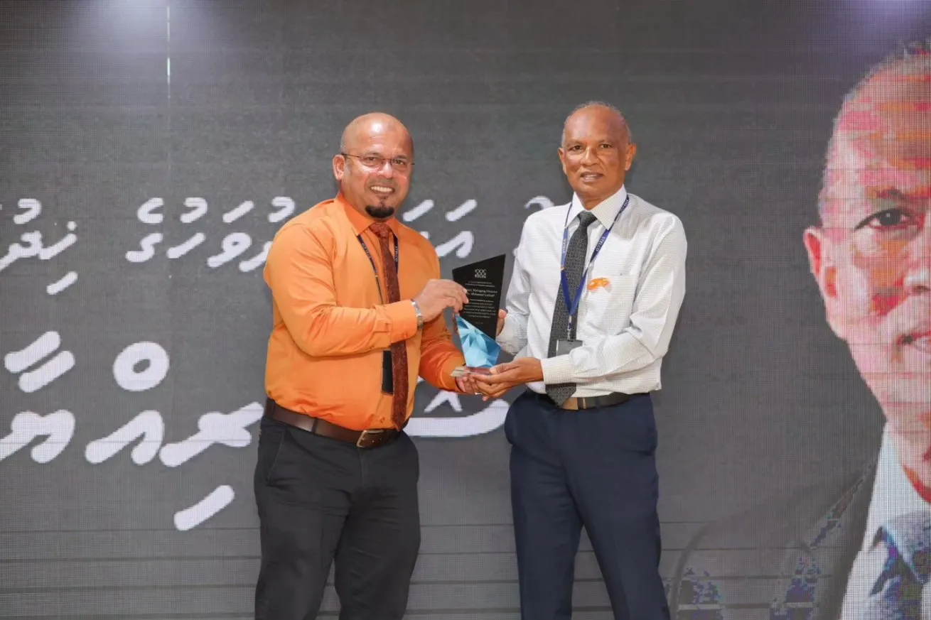 34 އަހަރުގެ ޚިދުމަތަށްފަހު މުހައްމަދު ލަތީފް ސްޓެލްކޯއިން ރިޓަޔަރ ކުރައްވައިފި