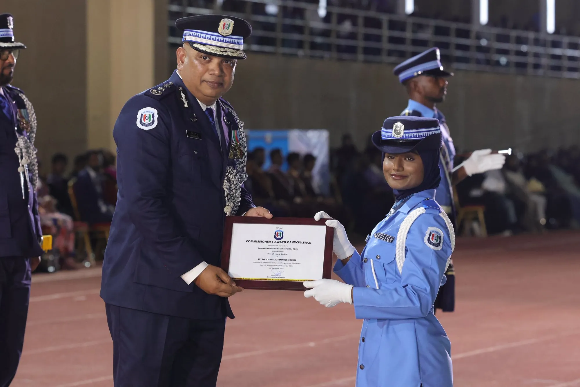 41 ވަނަ ޕޮލިސް އިނީޝިއަލް ޓްރެއިނިން ކޯސް ދަސްވެނިވެ ހިނގާލުމުގެ ރަސްމިއްޔާތުގައި: ފޮޓޯ/ ޕޮލިސް