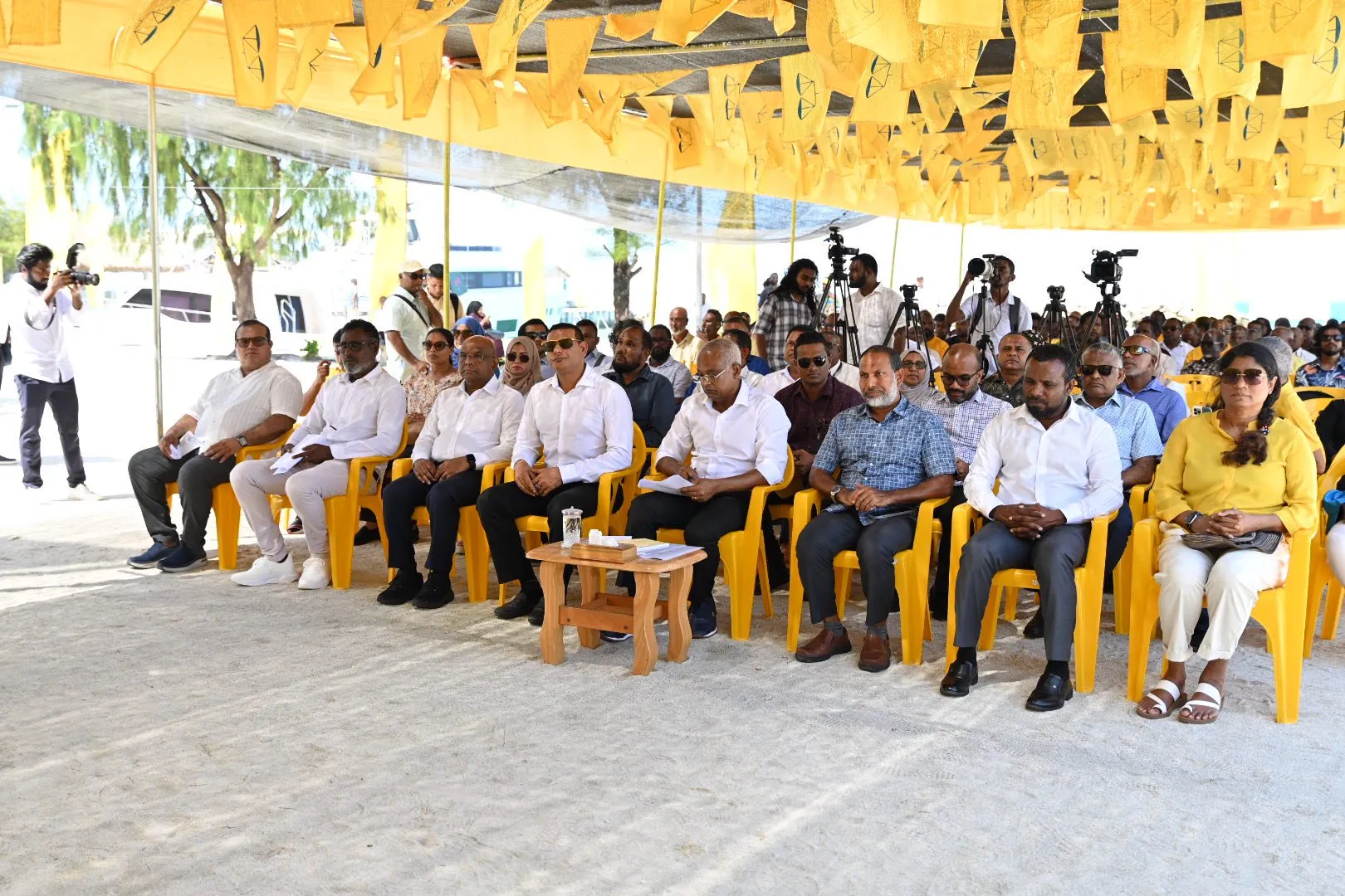 އެމްއާރުއެމްގެ މިނިސްޓަރު އިބްރާހިމް ހަސަން ރައީސް ސޯލިހުގެ ކެމްޕޭންގައި ބައިވެރިވެ ވަޑައިގެންފި