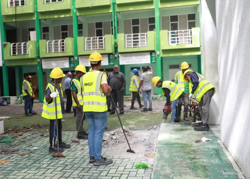 ކުރީގެ އަރަބިއްޔާ އިމާރާތް ތަޅާލުމުގެ މަސައްކަތް ކުރިއަށް ގެންދަނީ- ފޮޓޯ: ސިޓީތަކާއި އިދާރީ ދާއިރާތައް ހިންގުމާއި އާއްމު މަސައްކަތާއި ބެހޭ ވުޒާރާ