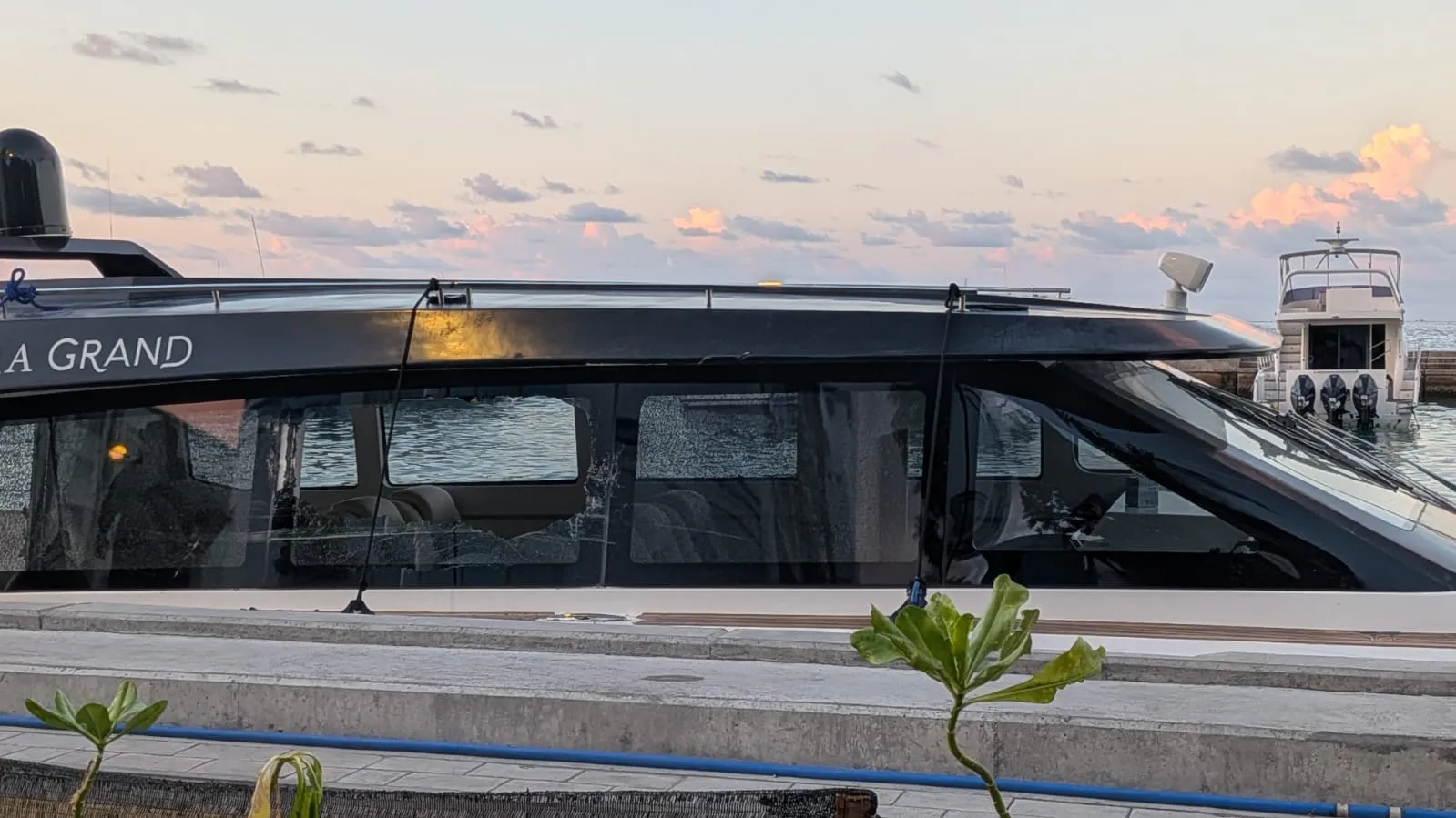 ފޭދޫފިނޮޅު ކައިރިން ލޯންޗަކާއި ދޯންޏެއް ޖެހި އެކްސިޑެންޓެއް