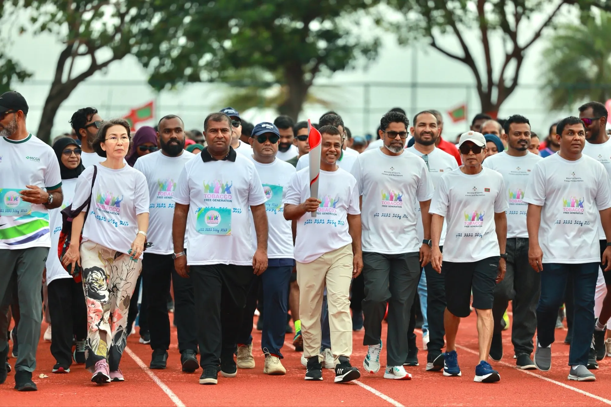 ނޭޝަން ޓޯޗް ރަން ފެށުމުގެ ތެރެއިން... ފޮޓޯ: ހެލްތު