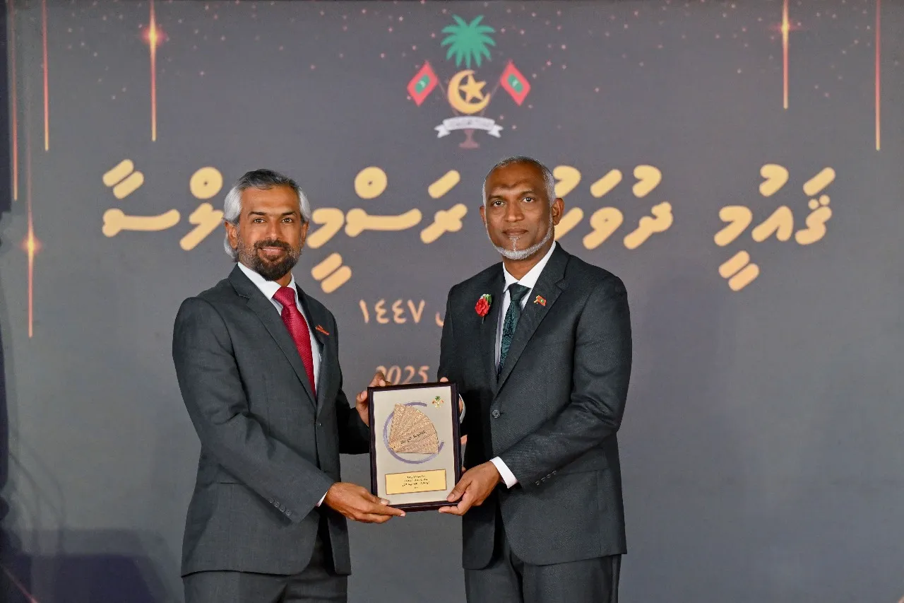 ހިތްވަރުދިނުމުގެ އިނާމް އުރީދޫއަށް އަރުވަނީ... ފޮޓޯ: ރައީސް އޮފީސް