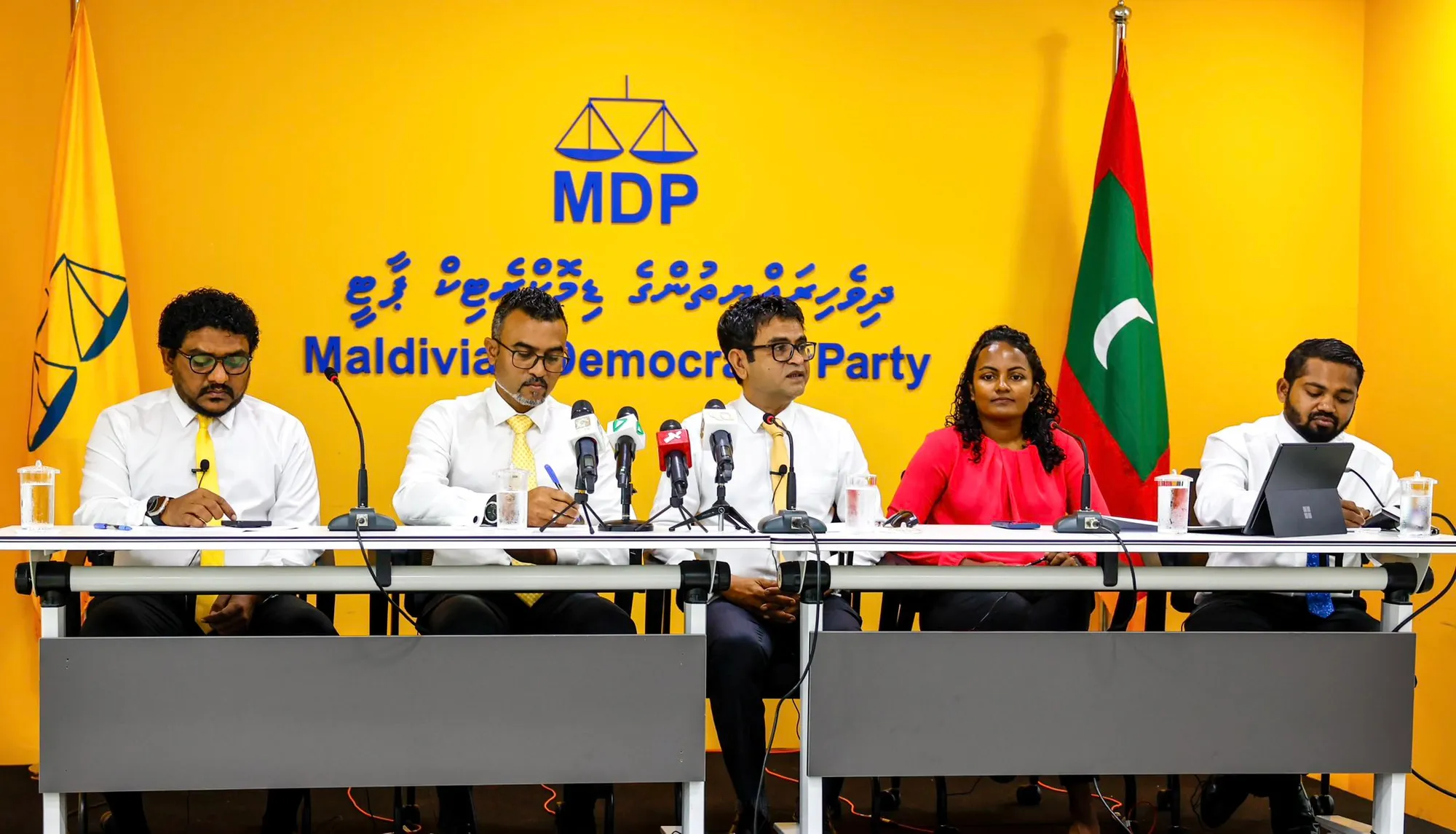 އަލިފާނުގެ ހާދިސާއާ ގުޅުވައި އެމްޑީޕީގެ ބޮޑެތި ތުހުމަތުތަކެއް؛ މައްސަލަ ފުލުހަށާއި އެންއައިސީއަށް ހުށަހަޅަނީ