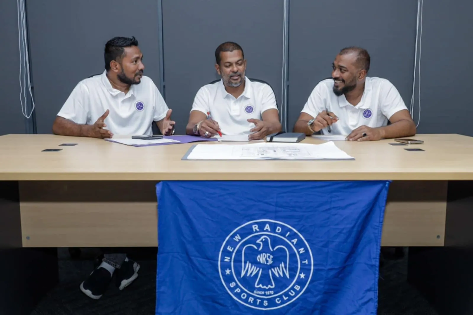 ނިއުގެ ކަންކަމާ ގުޅޭގޮތުން ބޭއްވި ބައްދަލުވުމެއްގެ ތެރެއިން...