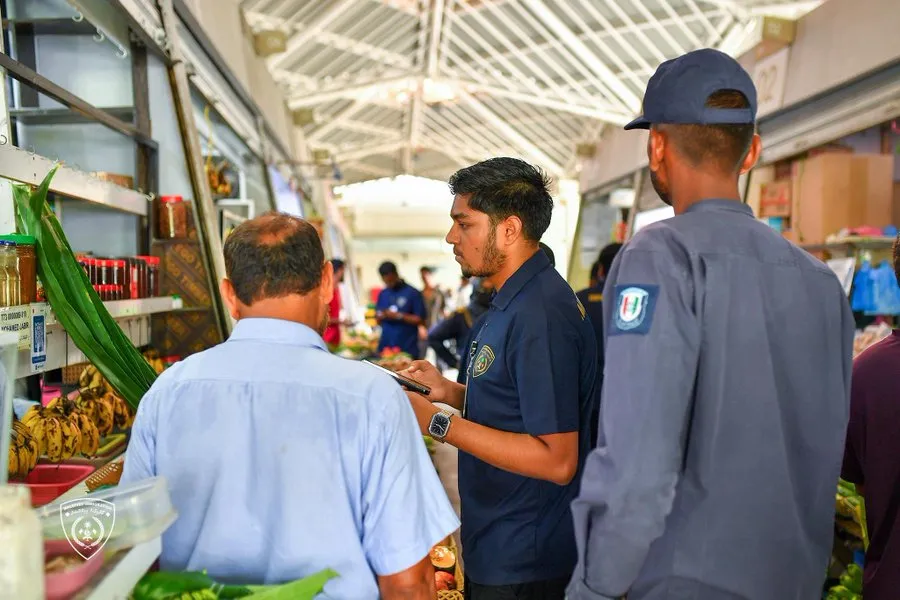 އިމިގްރޭޝަނުން ރަށުމާރުކޭޓްގައި ހިންގި އޮޕަރޭޝަންގެ ތެރެއިން- ފޮޓޯ/ އިމިގްރޭޝަން

