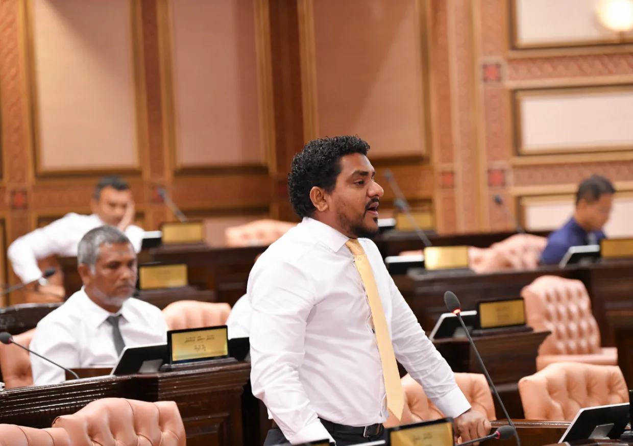 ކެންދޫ ދާއިރާގެ މެންބަރު މައުރޫފް ޒާކިރު  : ފޮޓޯ/ މަޖިލިސް