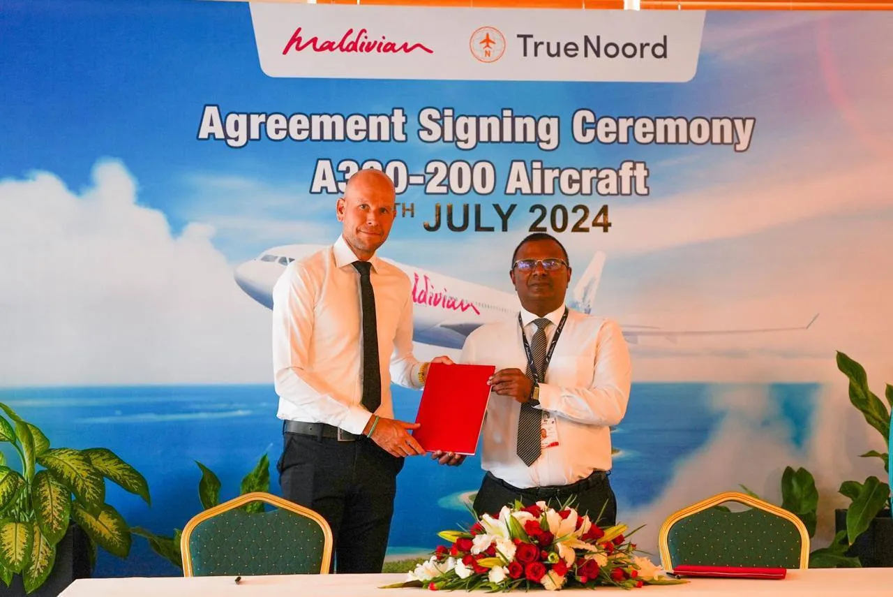 Island Aviation Managing Director Ibrahim Ilyas (R) and TrueNoord’s CCO Carst Lindeboom (L) (Photo/Maldivian)