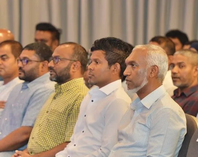 ޑރ މުޢިއްޒަކީ ޢިލްމުވެރި ހިންގުންތެރި ބޭފުޅެއް، އެފަދަ ވެރިއެއްގެ ވެރިކަން ދެކެން ބޭނުން: ޑރ ޝަހީމް