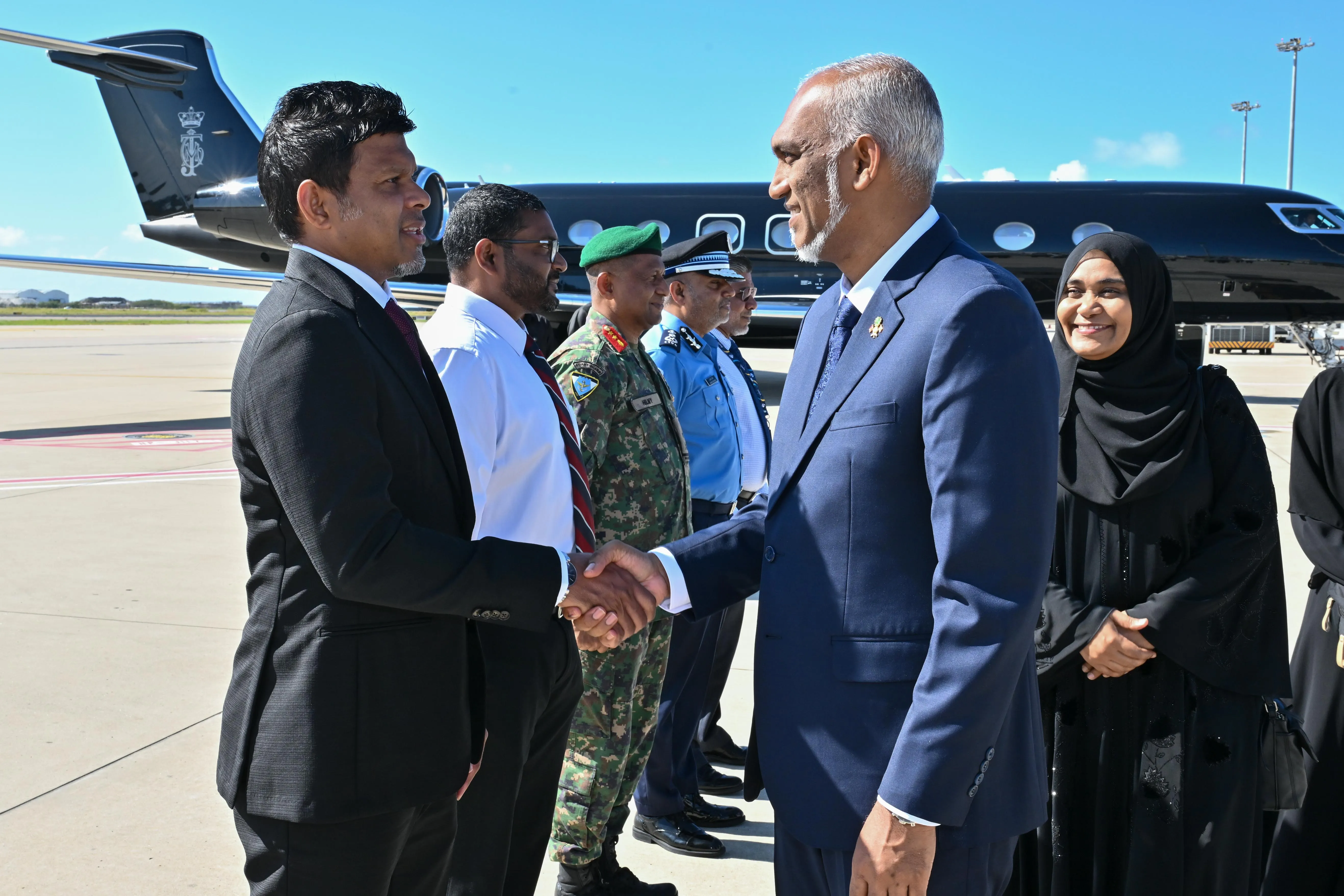 ރައީސް ޤަޠަރަށް ވަޑައިގެންފި