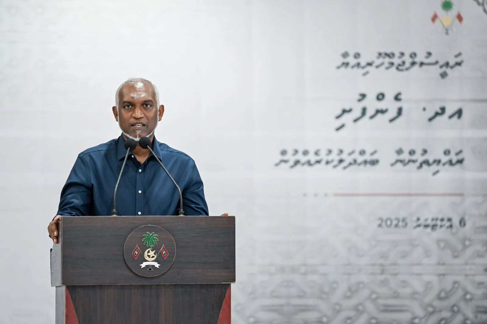 ރައީސް ފެންފުށީގައި ވާހަކަފުޅު ދައްކަވަނީ -- ފޮޓޯ: ރައީސް އޮފީސް