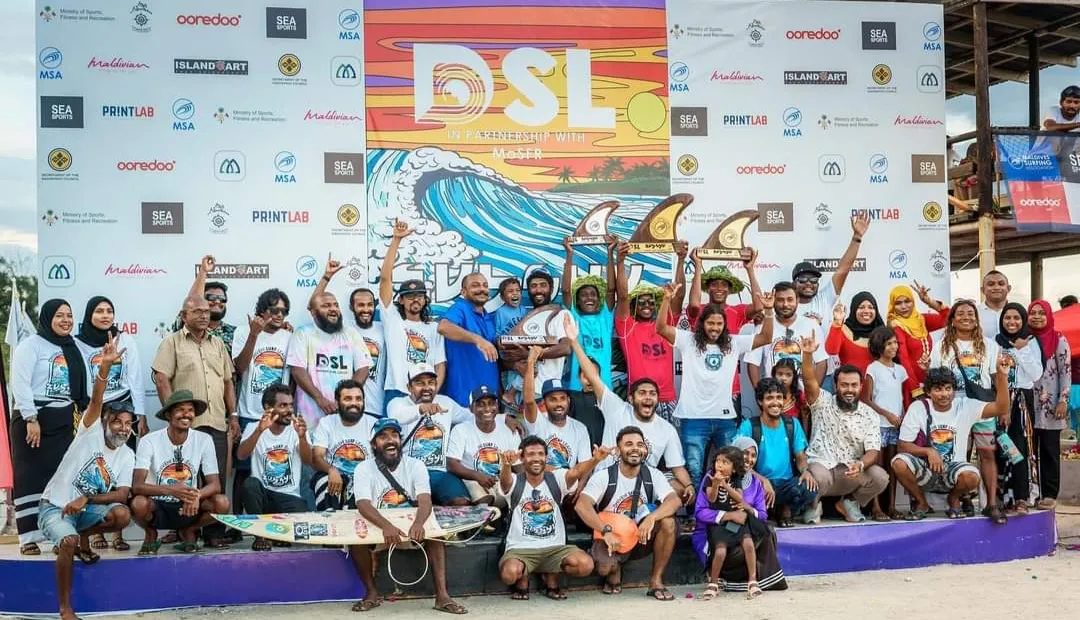 ދިވެހި ސާރފް ލީގުގެ "ކަޅެގަލެކޮޑާ" ޖޫނިއަރ ޗެންޕިއަންކަން ކަޔާން ހޯދިއިރު، މެންސް އޯޕެން ޗެންޕިއަންކަން ނަޖާހު ދިފާއުކޮށްފި
