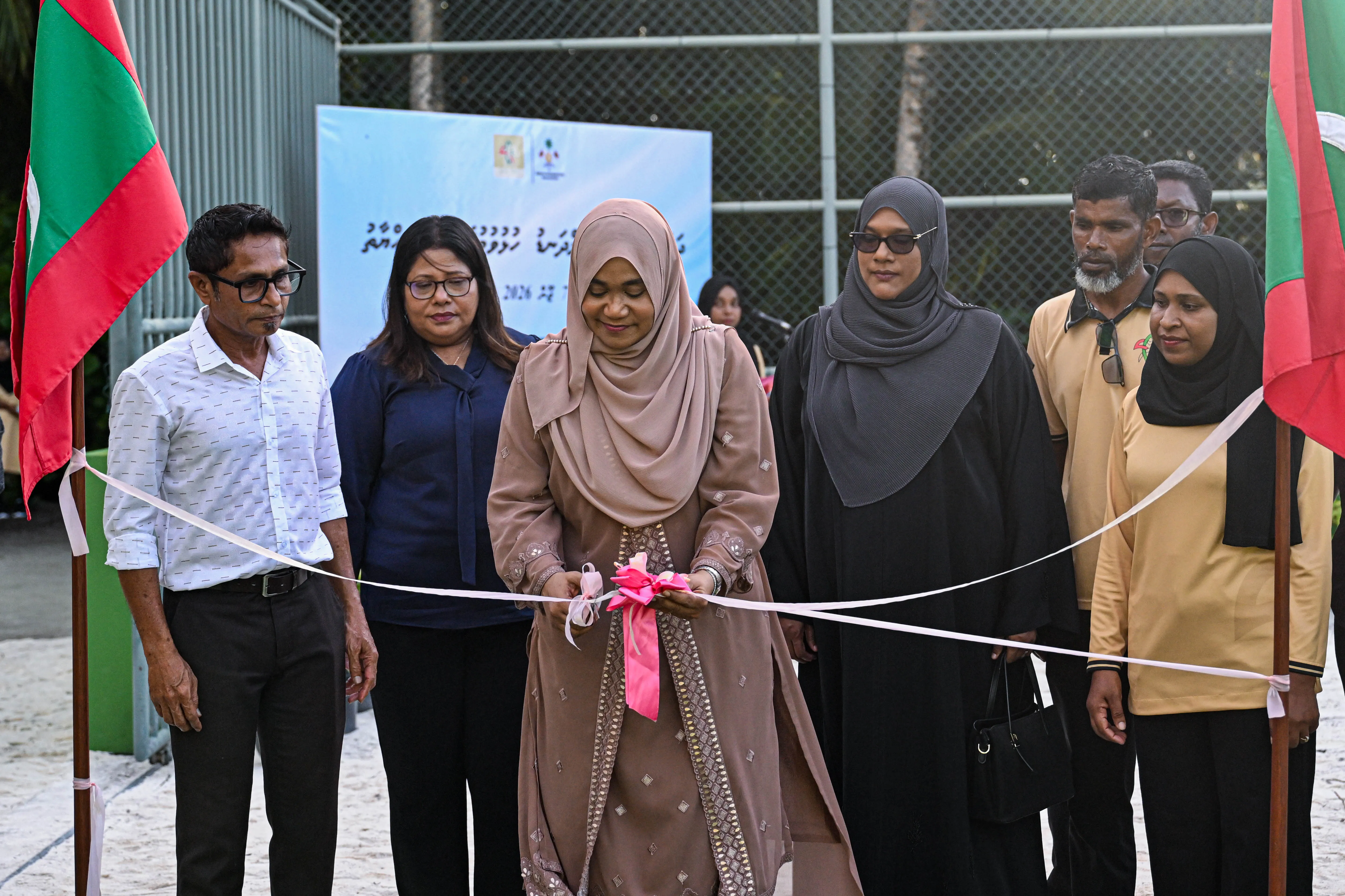 ރައީސުލްޖުމްހޫރިއްޔާގެ އަނބިކަނބަލުން ފ. ދަރަނބޫދޫ ފުޓްސަލް ދަނޑު ހުޅުއްވައިދެއްވައިފި