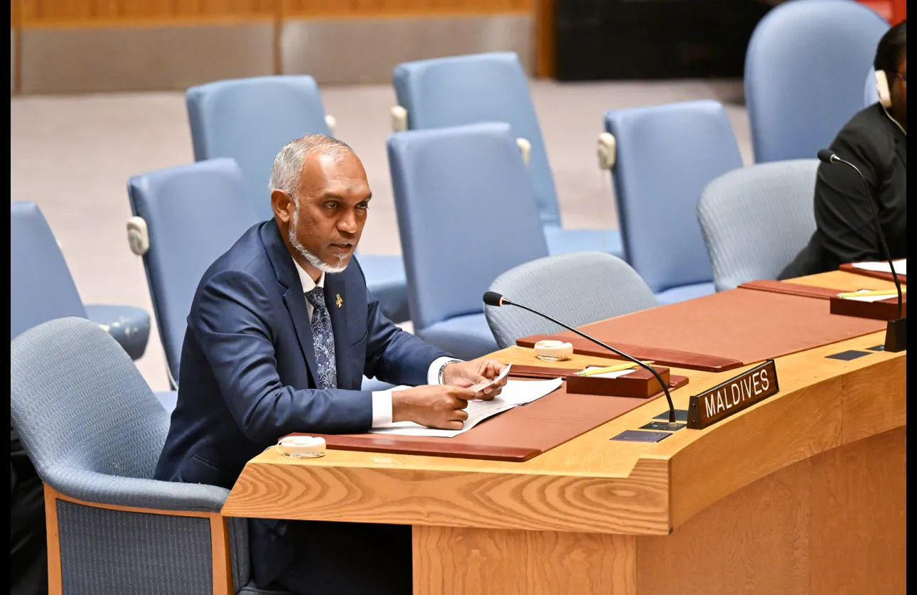 އެކުވެރި ދައުލަތްތަކުގެ ސަލާމަތީ މަޖިލީހުގައި ރައީސް މުޢިއްޒު ތަގުރީރު ދެއްވަނީ: ފޮޓޯ/ ރައީސް އޮފީސް