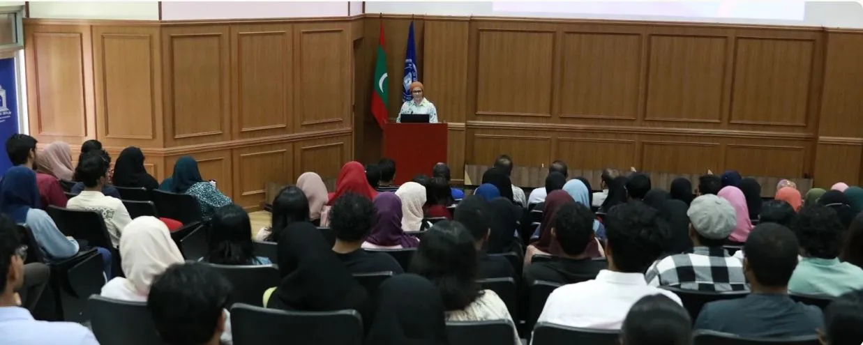 ސްކޮލާޝިޕް ޙާޞިލް ކުރި ދަރިވަރުންނަށް މައުލޫމާތު ދިނުމަށް ސެޝަނެއް ބާއްވައިފި