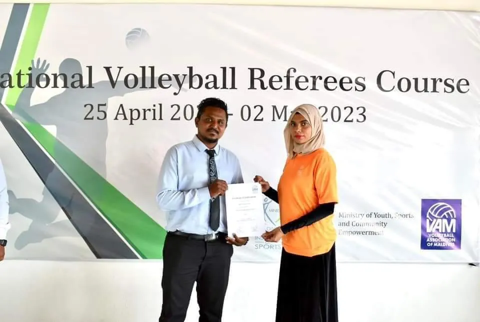 ވޮލީބޯޅަ ރެފްރީން ތަމްރީނު ކުރުމުގެ ކޯހެއް ކިނޮޅަހުގައި ކުރިއަށް ގެންގޮސްފި
